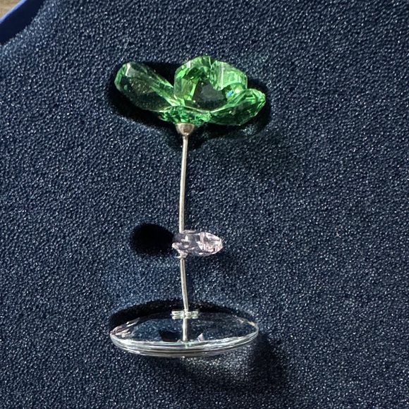 Swarovski “Liv” Green Crystal Clover Figurine - Picture 2 of 3